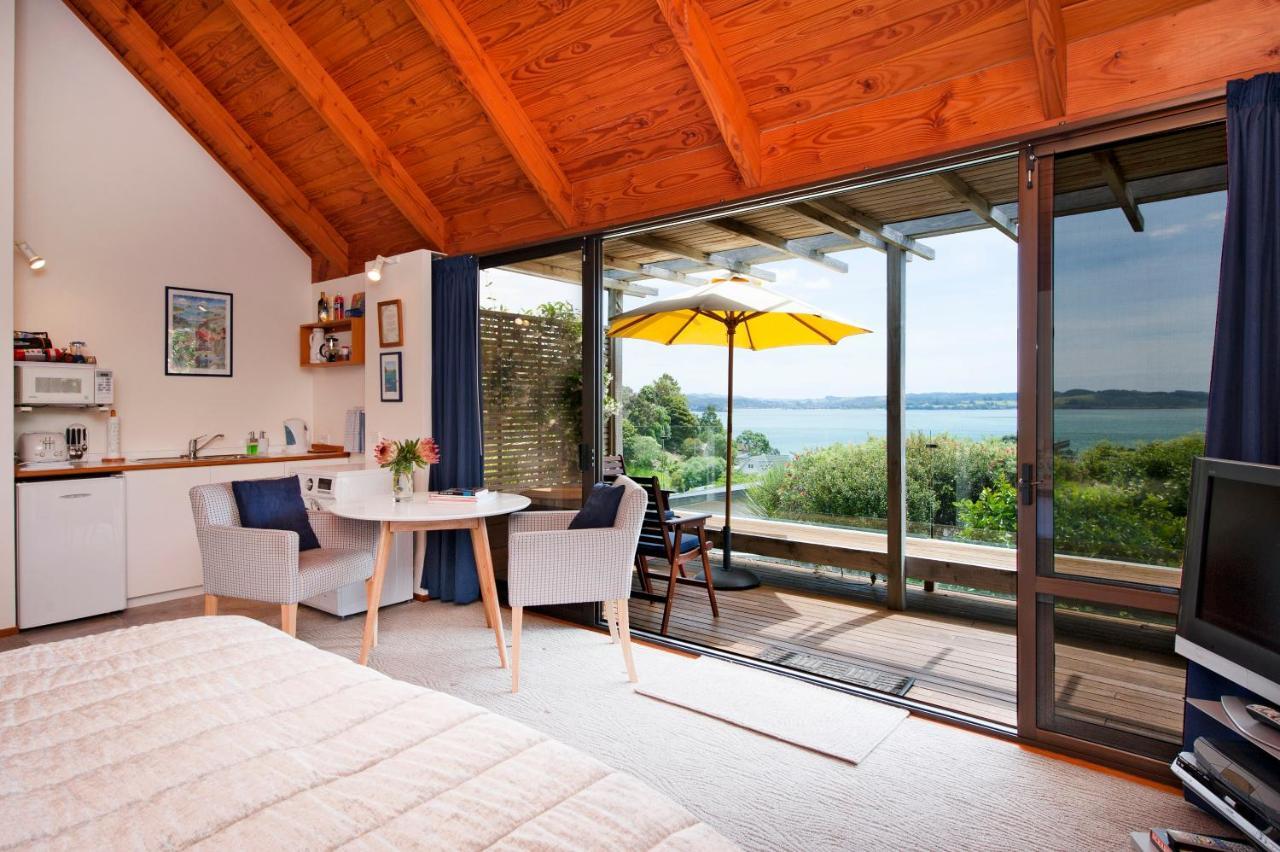Te Manaaki Villa Ръсел Екстериор снимка